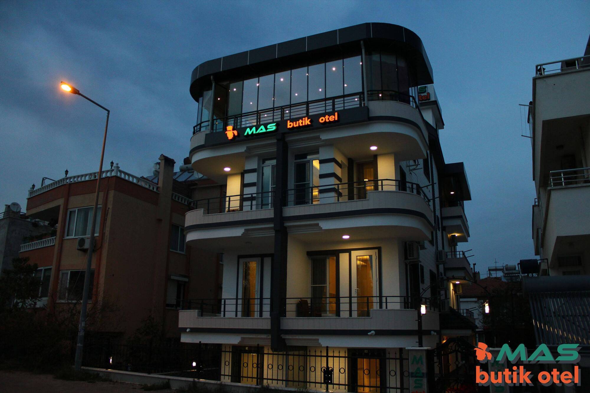 Mas Butik Otel 埃德雷米特 外观 照片