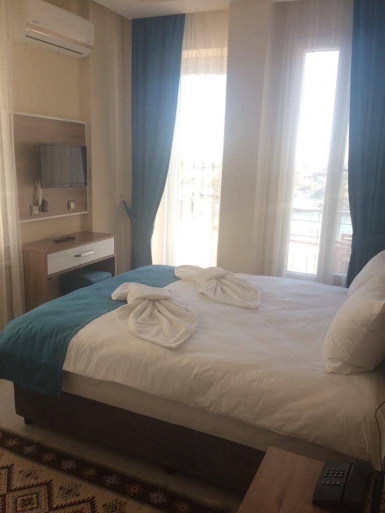 Mas Butik Otel 埃德雷米特 外观 照片