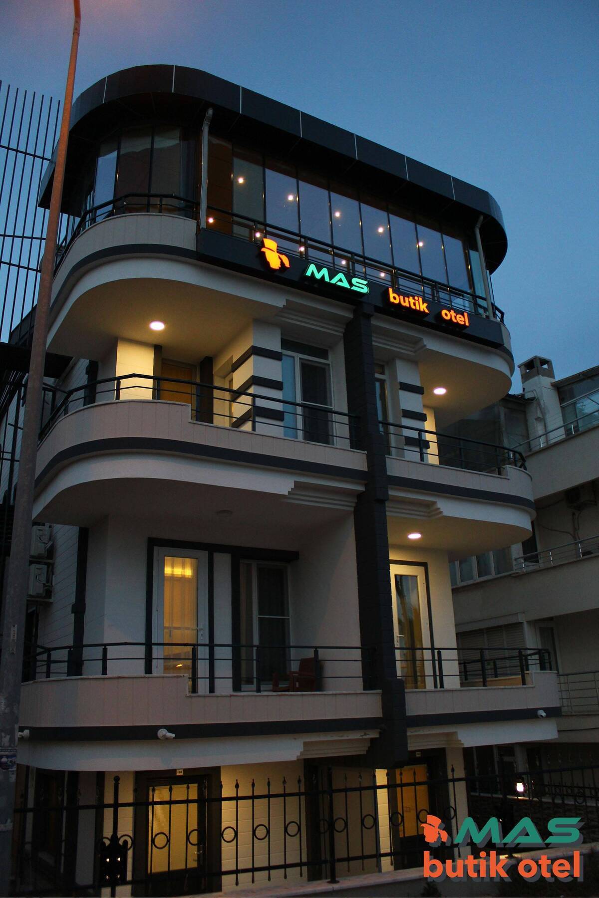 Mas Butik Otel 埃德雷米特 外观 照片